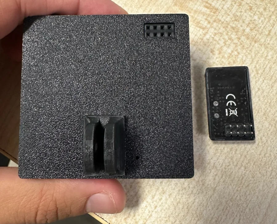 Radio-beacon adapter removed from the camera